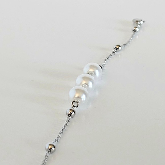 Everlasting Bonds: Sterling Silver Charm Bracelet with Pearls of Friendship - Picture 9 of 12